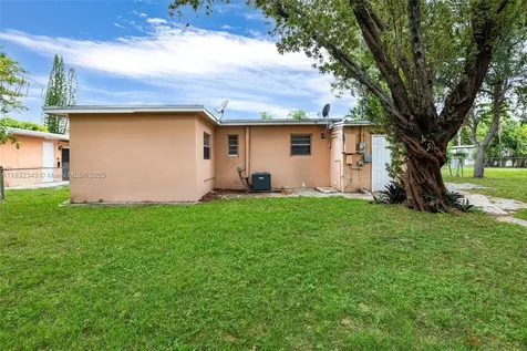 407 S 61st Avenue Hollywood FL 33023