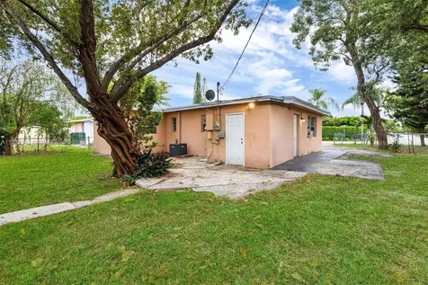 407 S 61st Avenue Hollywood FL 33023