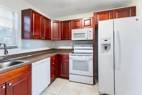407 S 61st Avenue Hollywood FL 33023