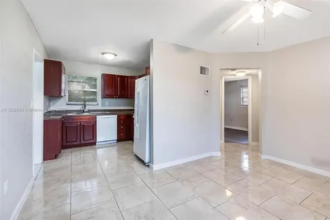 407 S 61st Avenue Hollywood FL 33023
