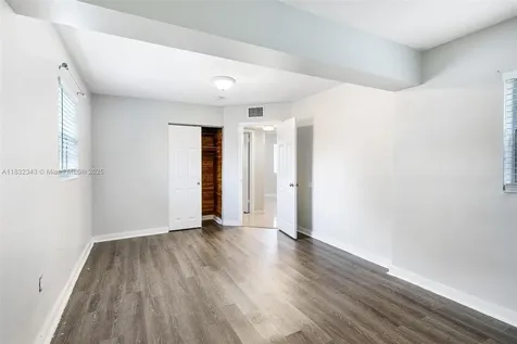 407 S 61st Avenue Hollywood FL 33023