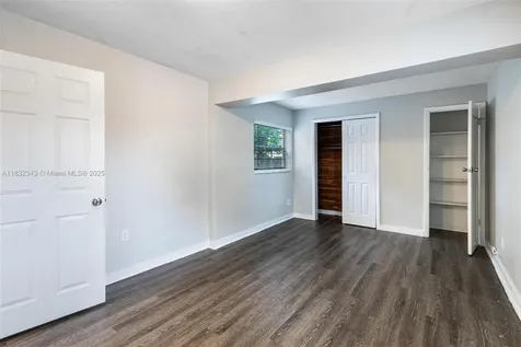 407 S 61st Avenue Hollywood FL 33023