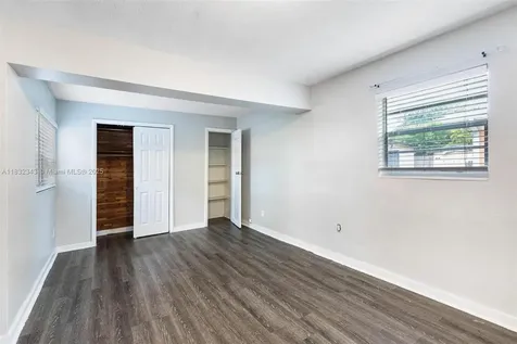 407 S 61st Avenue Hollywood FL 33023