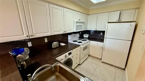 2501 S Ocean Drive Hollywood FL 33019