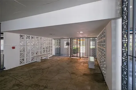 1340 Lincoln Road Miami Beach FL 33139
