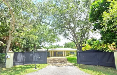 7895 SW 122nd Street Pinecrest FL 33156