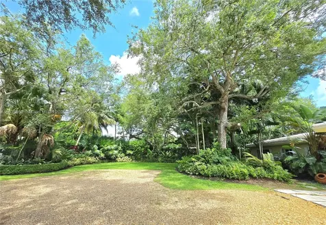 7895 SW 122nd Street Pinecrest FL 33156