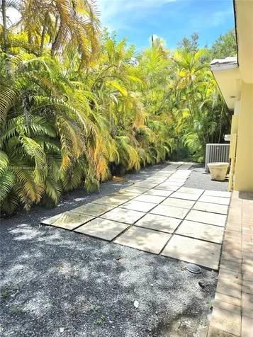 7895 SW 122nd Street Pinecrest FL 33156