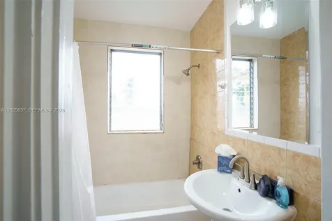 444 Ponce De Leon Boulevard Coral Gables FL 33134