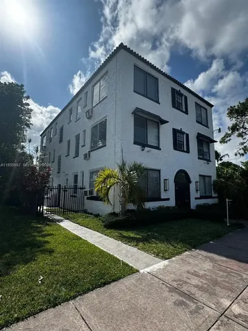 444 Ponce De Leon Boulevard Coral Gables FL 33134