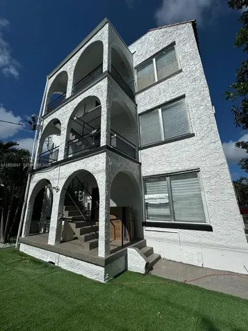 444 Ponce De Leon Boulevard Coral Gables FL 33134