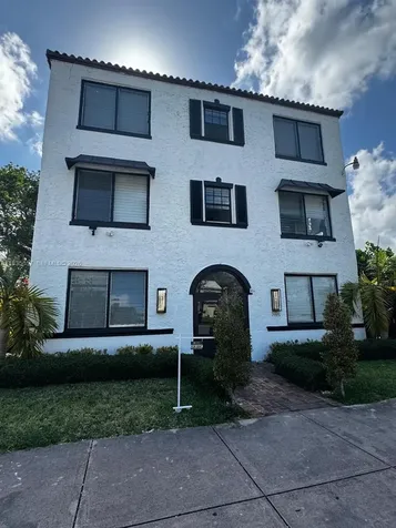 444 Ponce De Leon Boulevard Coral Gables FL 33134