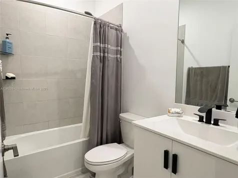 3482 W 114th Terrace Hialeah FL 33018