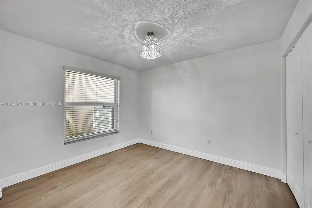 5382 NW 120th Avenue Coral Springs FL 33076