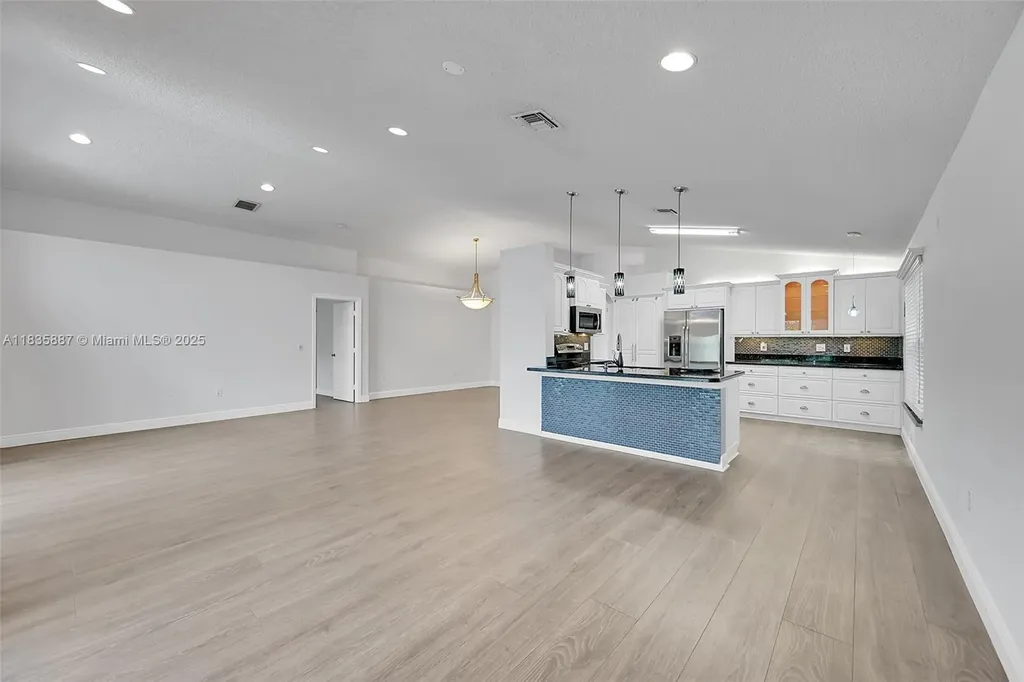 5382 NW 120th Avenue Coral Springs FL 33076