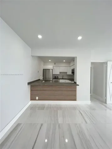 5700 Collins Avenue Miami Beach FL 33140