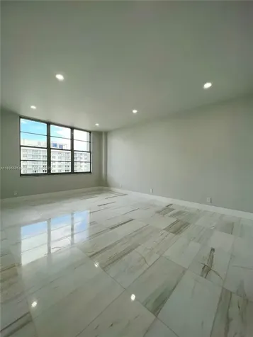 5700 Collins Avenue Miami Beach FL 33140
