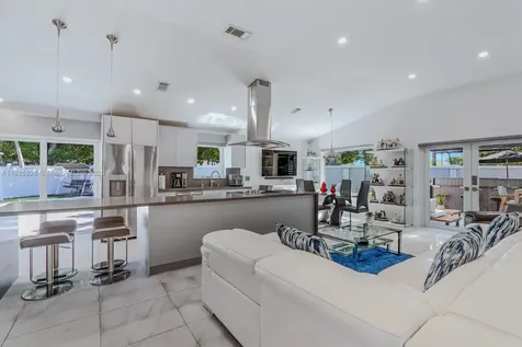 18396 NW 6th Street Pembroke Pines FL 33029