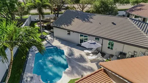 18396 NW 6th Street Pembroke Pines FL 33029