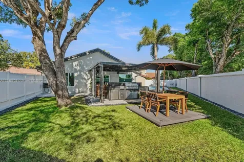 18396 NW 6th Street Pembroke Pines FL 33029
