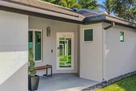 18396 NW 6th Street Pembroke Pines FL 33029