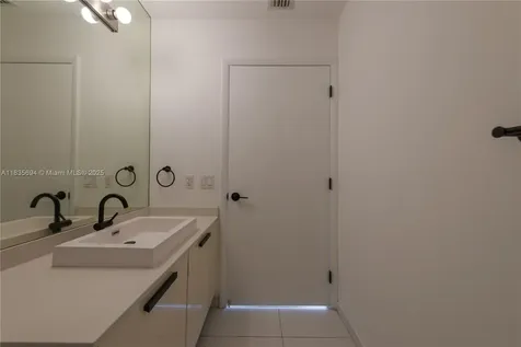151 SE 1st Street Miami FL 33131