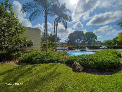 3421 NW 44th Street Oakland Park FL 33309