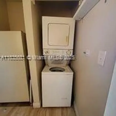 3421 NW 44th Street Oakland Park FL 33309