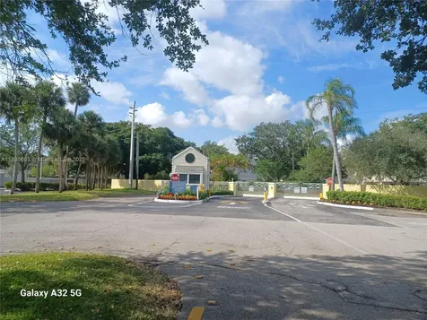 3421 NW 44th Street Oakland Park FL 33309