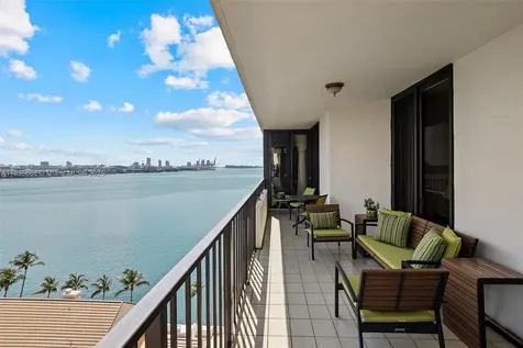 520 Brickell Key Drive Miami FL 33131