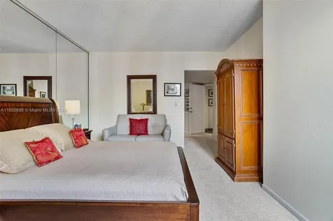 520 Brickell Key Drive Miami FL 33131