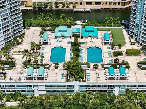 16400 Collins Avenue Sunny Isles Beach FL 33160