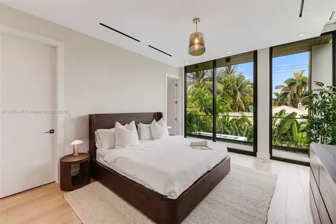 2355 Meridian Avenue Miami Beach FL 33140
