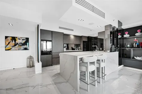 1000 S Pointe Drive Miami Beach FL 33139