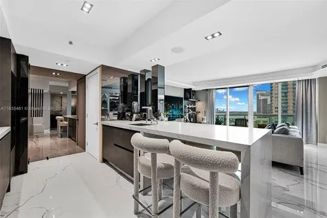 1000 S Pointe Drive Miami Beach FL 33139