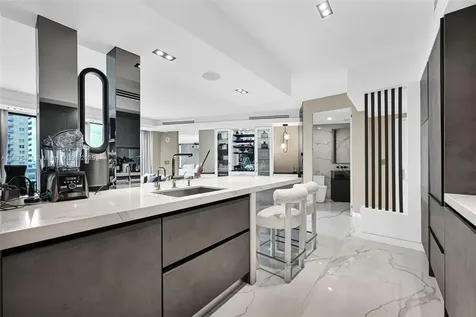 1000 S Pointe Drive Miami Beach FL 33139
