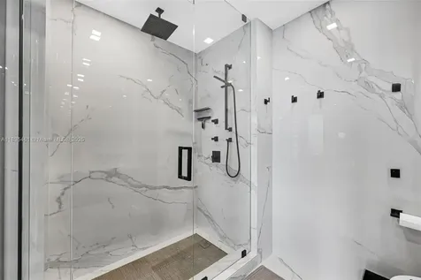 1000 S Pointe Drive Miami Beach FL 33139
