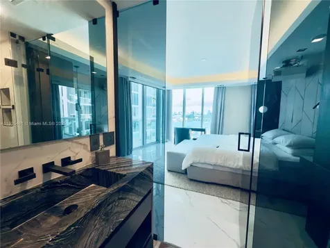 1000 S Pointe Drive Miami Beach FL 33139