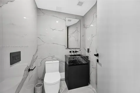 1000 S Pointe Drive Miami Beach FL 33139
