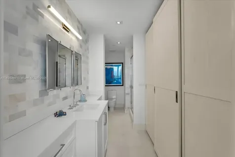 100 S Pointe Drive Miami Beach FL 33139