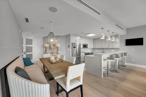 100 S Pointe Drive Miami Beach FL 33139