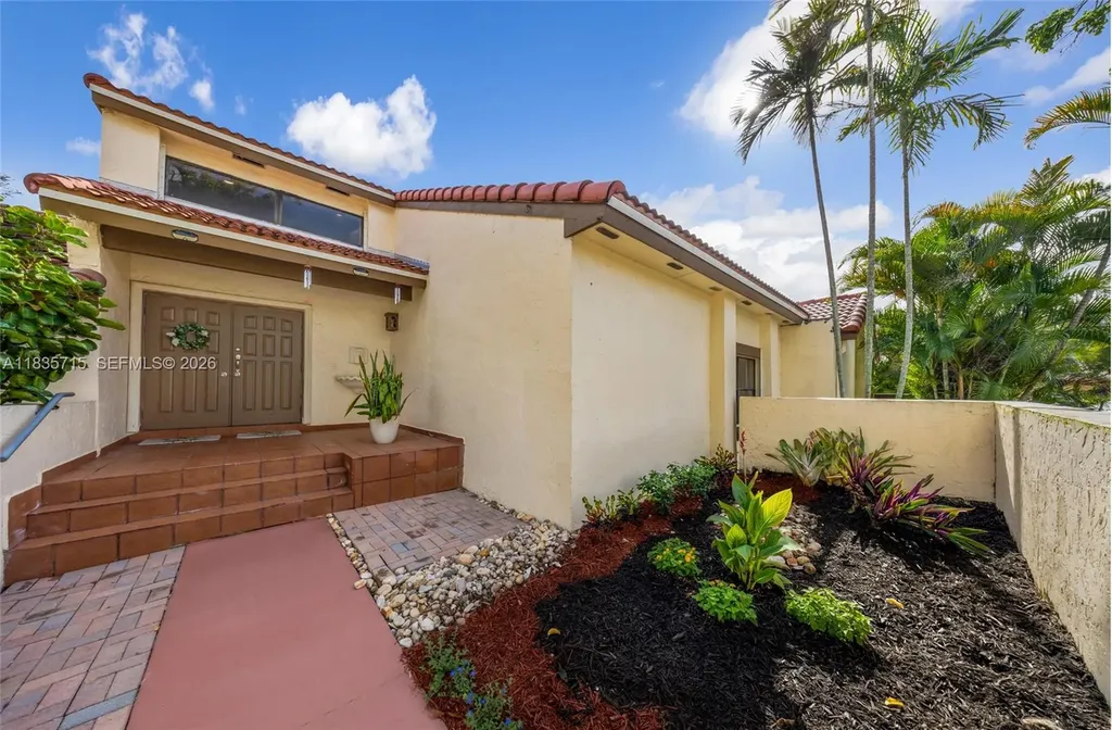 6637 NW 181st Lane Hialeah FL 33015