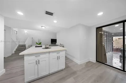 6637 NW 181st Lane Hialeah FL 33015