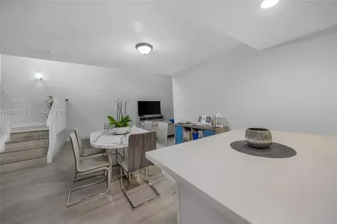 6637 NW 181st Lane Hialeah FL 33015