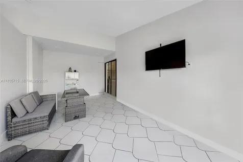 6637 NW 181st Lane Hialeah FL 33015