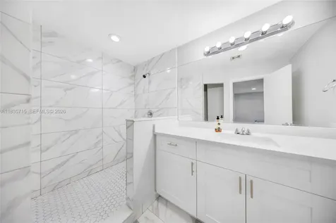 6637 NW 181st Lane Hialeah FL 33015