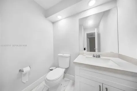 6637 NW 181st Lane Hialeah FL 33015