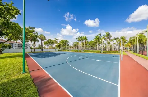 6637 NW 181st Lane Hialeah FL 33015