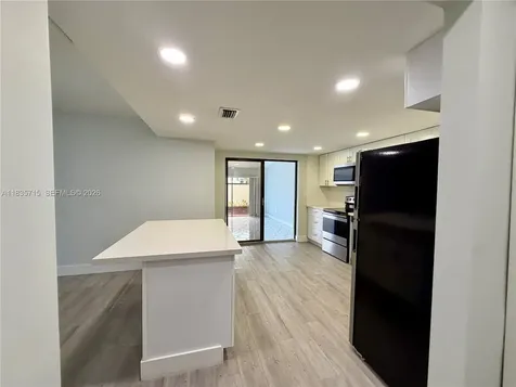 6637 NW 181st Lane Hialeah FL 33015