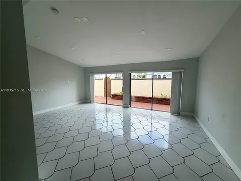 6637 NW 181st Lane Hialeah FL 33015